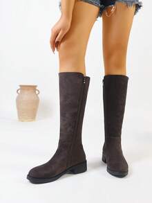 2025 Botas Femininas de Cano Longo com Salto Tratorado e Bico Redondo, Última de Outono/Inverno, Com Zíper Lateral, Casual, Confortável, Sexy, Versátil, Elegante, Cor Sólida, Camurça, Haste Reta, Adequadas para Festa, Dança, Festival de Música, Viagem ao Ar Livre, Transporte