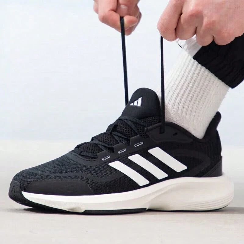 Adidas 阿迪达斯男女通用网面舒适休闲跑步鞋 - 黑色 - 查看 1