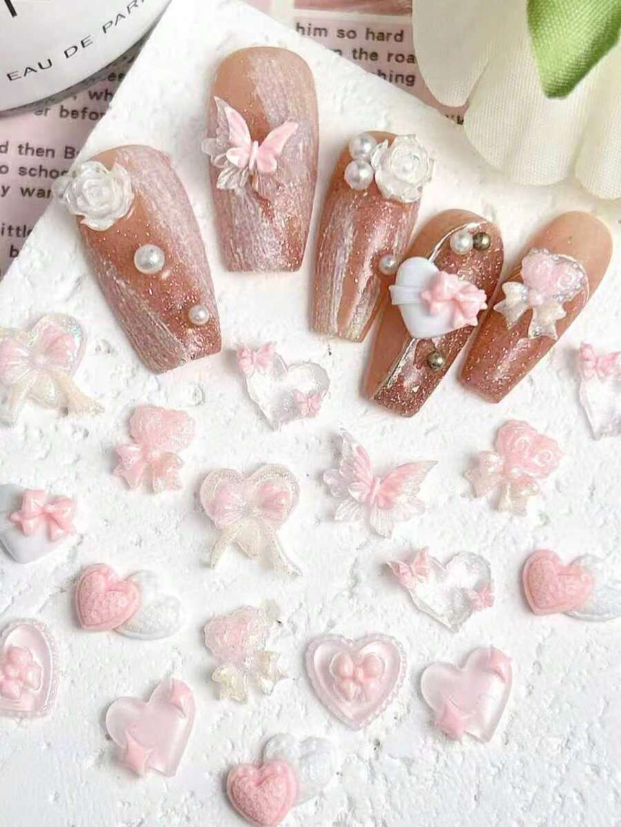 20 قطعة/مجموعة من الزينات المضيئة في الظلام بأشكال فراشات وقلوب لتزيين الأظافر