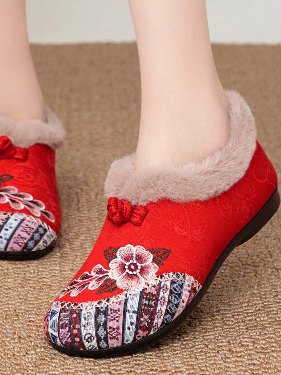 Women's Outdoor Winter Embroidered Heel Middle-Aged & Elderly Mother Shoes, Warm Slip-On Plush Comfortable Soft-Soled Snow Boots, Flat Lined Hiking Boots - Red - View 1
