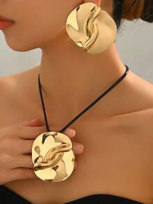 Set de 3 cercei și colier pentru femei, stil metalic pătrat, asimetric, geometric exagerat la modă, potrivit pentru accesorii de banchet și de podium