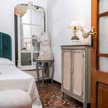 Wanderlust Weißer Holzspiegel 75x7x215h cm