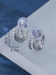 2 Peças Brincos Femininos com Design em Forma de C, Incrustados com Zircônia Cúbica e Pérola Falsa, Estilo Delicado e Elegante, Pertencente à Categoria de Luxo Leve, Pode Adicionar uma Atmosfera Suave e Refinada ao Seu Visual.