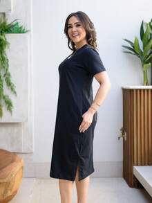 Vestido Midi Mostarda Feminino Casual Elegante Básico Fenda Latera Moda Confortável Soltinho Bolsos Laterais - Preto - Visão 3