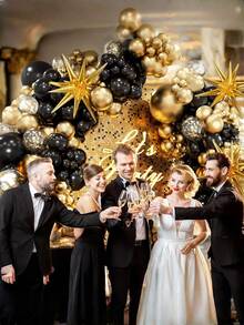 121 pièces/set Kit d'arche de guirlande de ballons noirs et dorés, ballons confettis noirs et dorés avec étoiles, pour la décoration de fête du Nouvel An, d'anniversaire, de mariage