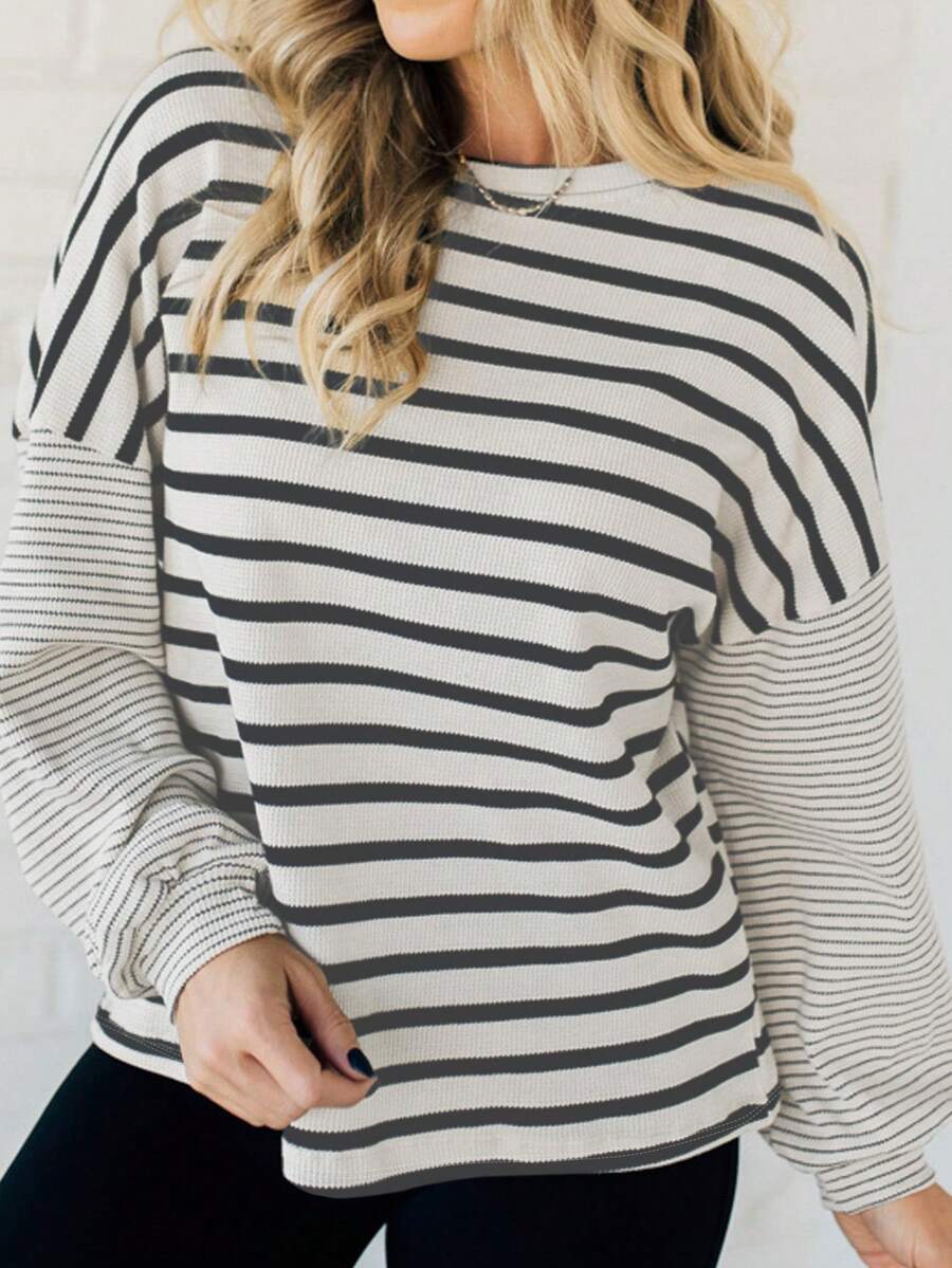 sweat-shirt décontracté pour femmes sans capuche, design rayé sur les manches et le corps, Top de tous les jours et personnalisé - Noir et Blanc - Voir 1