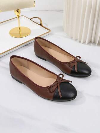 Nuevos zapatos de mujer de moda con tacón grueso bajo, zapatos casuales de estilo universitario con lazo para damas, mocasines de suela blanda con bloque de color y punta redonda