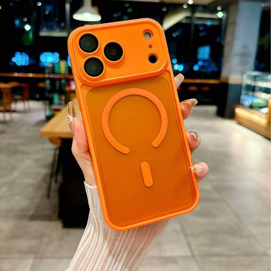 磁吸式奢华磨砂半透明防震保护壳，兼容 17 Pro Max、17 Pro、17 Air 无线充电保护套