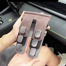 汽车挂钩，乘客手套箱挂钩，前排座椅储物金属挂钩带滚轮，PU皮革绒面衬里乘客手套箱挂钩，通用装饰隐藏式金属挂钩设计，承重力强，包含后排座椅收纳配件，适用于多种车型 - 彩色 - 查看 3