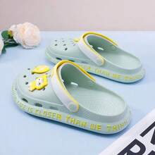 Sandales à enfiler creuses mignonnes pour chat pour femmes, nouvelles sandales d'été antidérapantes, confortables et respirantes, convenant aux infirmières, à la plage et à une tenue décontractée