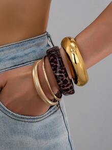 4 Pcs Oversized Chunky Resin Cuff Bangles Set, Minimalist Stackable Golden Color Metal Wheels Bracelets Set, Women Fashionable Jewelry Set For Daily Wear, Dating, Party