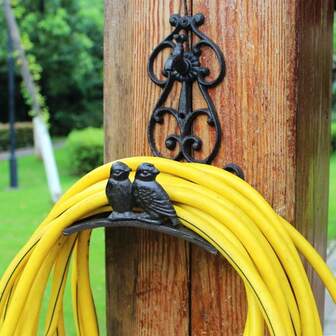 复古铸铁鸟形软管支架 - 重型壁挂式花园软管架，带有华丽的鸟形设计、仿古饰面和安全螺丝机构，适用于户外露台、门廊或栅栏 - 园艺爱好者的完美礼物，最适合圣诞节、感恩节