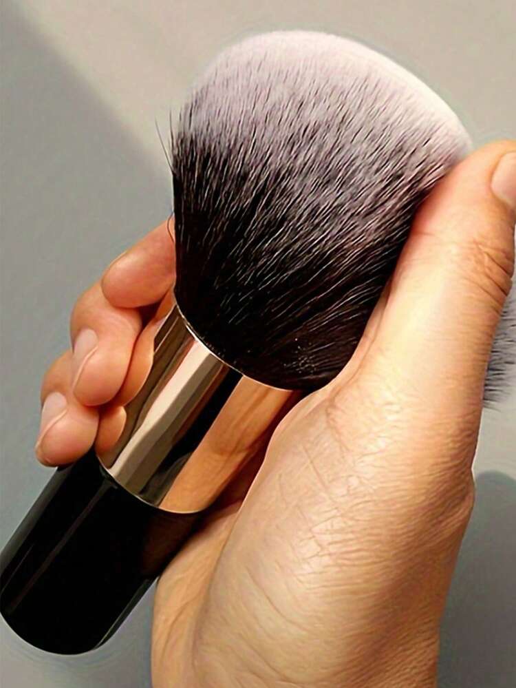 YISE 6件套专业面部双头化妆刷套装，包含4支双头化妆刷、1支大号腮红刷和1个三角粉扑。套装涵盖多种刷型：斜角和锥形粉底刷、轮廓刷、腮红刷、散粉刷、眼影刷、遮瑕刷。 - 黑色 - 查看 7