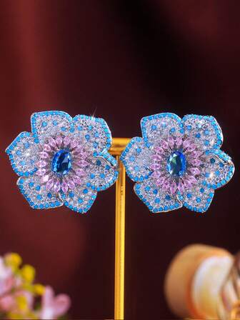 一对女士波西米亚风大蓝绿色花朵耳钉，镶嵌立方氧化锆，适合婚礼、订婚、宴会、选美、派对、舞会等场合佩戴，也可作为女性配饰，送给女友、新娘、伴娘或作为圣诞礼物。