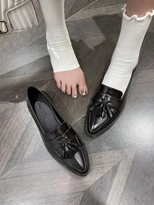 女款棕色厚底樂福鞋，尖頭流蘇英倫風學院風JK一腳蹬鞋，尺寸34-42，適合春夏秋冬穿著 - 棕色 - 查看 2