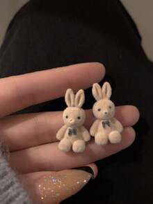 1 Pair Of Women's Sweet Fluffy Cartoon Studs: 3D Flocked Bunny, Simple Cute Earrings , 3D Simple Cute Studs: Flocked Bunny, Women's Sweet Fluffy Cartoon Ear Accessories - 棕色 - 查看 5
