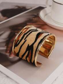 Fashionable Luxury Open Bangle Bracelet For Women