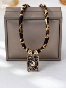1pc Fashionable Personalized Handpainted Enamel Dark Tarot Card Pendant Necklace, Abstract Pattern Options, Leopard Fabric Creative Necklace, Versatile Accessory For Autumn/Winter Daily Wear