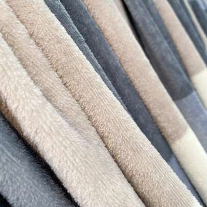 1 件珊瑚绒毯子、保暖内衬毯、午睡毯、办公室毯、厚牛奶绒双层毯子，适合所有季节