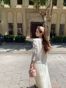 2025 New Spring/Autumn Women's Fashionable 3D Floral Knitted Cardigan - Beige - View 5