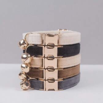 Adjustable Cat Collar Bell With Quick-Release Buckle. Soft And Durable, Available In Multiple Sizes. Securely Identify Your Pet. Fashionable Pet Accessory. High-Quality Metal Hardware. Suitable For Small, Medium, And Large Dogs. Zinc Alloy Design For Durability. Easy To Open And Close. High-End Dog Collar. (Due To Different Fabrics, Batches, And Colors May Vary Slightly And Will Be Shipped Randomly.)