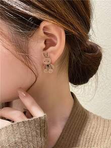 1 Pair Of Women's Sweet Fluffy Cartoon Studs: 3D Flocked Bunny, Simple Cute Earrings , 3D Simple Cute Studs: Flocked Bunny, Women's Sweet Fluffy Cartoon Ear Accessories - 棕色 - 查看 10