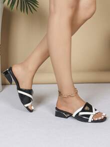 Mules de Salto Grosso de Moda Feminina - Decoração de Cabeça de Leopardo Preto e Branco - Chinelos Abertos Confortáveis de Sola Plana - Adequados para Uso Diário e Ocasiões de Festa Sandálias Femininas de Salto Baixo - Preto - Visão 9