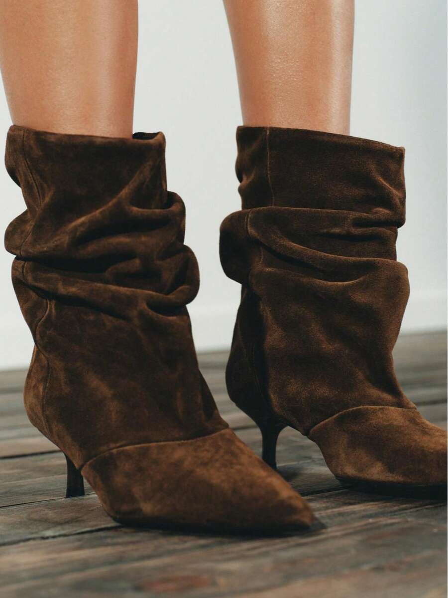Nuevas botas cortas puntiagudas de otoño/invierno para mujer en color marrón, botas de media pantorrilla de ante con tacón de gatito, ajuste delgado, botas de montar - Óxido marrón - Ver 1