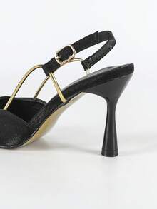 Sandalias de tacón alto de punta cerrada, estilo francés, nueva colección Primavera/Verano 2025 para mujeres. Tacón fino, punta puntiaguda, correa única y sin talón