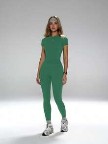 FWH Bộ đồ tập yoga nữ ôm sát, đa năng, giúp thon gọn vòng eo và nâng mông, phù hợp cho yoga, thể dục hoặc mặc hàng ngày. Bộ đồ tập yoga nữ, quần thể thao cạp cao, bộ đồ thể thao định hình 2 mảnh, trang phục yoga thắt eo, áo thun cổ tròn ôm sát kết hợp với quần yoga cạp cao, bộ đồ 2 mảnh thiết yếu dành cho nữ. - màu xanh lá - Xem 6