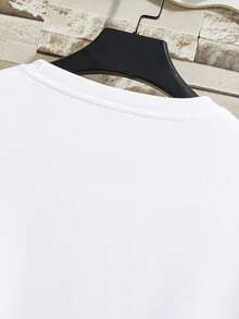 A Must-Have For Fall/Winter 2025: Men's Casual Long-Sleeved Crew Neck Sweatshirt. This Unique Design Features A Small Number Of People, A Standard Length, And Is Suitable For Everyday Wear. Its Comfortable And Breathable Fabric Makes It A Casual And Unique Piece, And It's Machine Washable. - 白色 - 查看 3