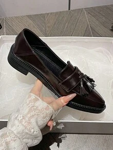 女款棕色厚底樂福鞋，尖頭流蘇英倫風學院風JK一腳蹬鞋，尺寸34-42，適合春夏秋冬穿著 - 棕色 - 查看 4