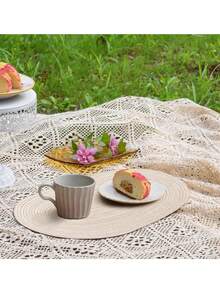 2pcs/4pcs/6pcs Woven Oval Placemats, 12x18 Inches, Oval Table Placemats, Natural Woven Heat Resistant Tablemats, Red Napkins, White Napkins, Suitable For Family Gatherings, Wedding Parties (Beige) - Milk Coffee Color - View 7