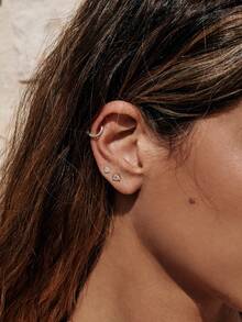 Einzigartige, stilvolle, lässige 925er Sterling Silber, goldplattierte quadratische Zirkonia Ohrstecker für Damen für den täglichen Gebrauch