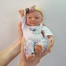 Adorável Boneca Reborn de Corpo Inteiro Realista de 12 Polegadas (30 cm) em Silicone Macio, Pode Ser Esticada, Banhada e Vestida, Preferível como Presente de Aniversário, Natal, Halloween e Coleção para Crianças de 3+ Anos