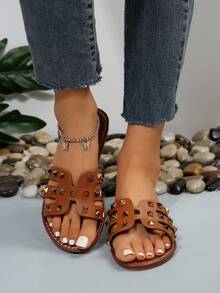 2025 Novo Verão Festa de Halloween, Sandálias da Moda Femininas Elegantes e Confortáveis Personalizadas com Biqueira Redonda, Rebites e Tachas, Adequadas para Usar com Vestidos, Denim, Leggings, para Férias, Viagens, Praia