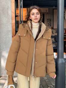 女士连帽插肩袖羽绒服，拉链和纽扣闭合，保暖聚酯纤维填充，常规长度 - 卡其色 - 查看 7