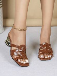 Sandálias Trançadas Marrons Elegantes para Mulheres - Mulas com Salto Dourado Geométrico - Bico Quadrado - Adequadas para Festa e Uso Diário, Chinelos de Salto Alto para Senhoras - Castanho - Visão 11