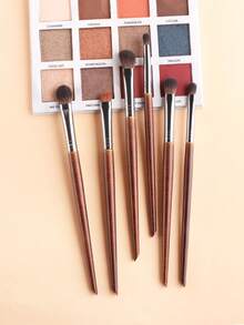 6 قطع طقم فرش مكياج بطراز رجعي من الخشب المقلد، فرش مكياج للعيون ذات مقابض طويلة للتظليل والتحديد والتغطية والظلال والحواجب - أدوات تجميل متعددة الوظائف، طقم فرش، طقم فرش مكياج، طقم مكياج كامل، طقم فرش مكياج، طقم مكياج كامل، طقم فرش، طقم فرش مكياج، طقم هدايا مكياج