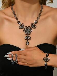 3pcs/Set Hollow Flower Rhinestone Jewelry Set For Women, Including Necklaces, Earrings, And Bracelets, Suitable For Daily Wear, Engagement, Wedding, Party, And Banquet Occasions. It Is A Great Choice For Holiday Gifts.