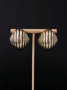 1 Pair Retro Chic Metal Striped Textured Shell Shaped Earrings, Niche Party Fashion Minimalist Style, Suitable For Women's Daily Life, Shopping, Banquet And Party Wear