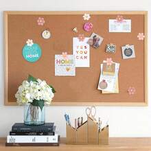 30 szt. trwałych, żywicy ABS, urocze pinezki z motywem kwiatów, z organizerem – różowe i białe kwiaty, idealne na tablice ogłoszeń, do ekspozycji zdjęć w domu i biurze, jako akcesoria do bukietów