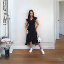 Polka Dot And Polka Dot Wrap Midi Dress With Adjustable Charm And Fluid Ruffle - đậu đen - Xem 6