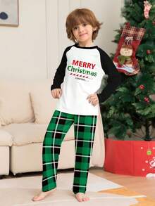2pcs Young Boy Simple Letter Grid Splice Random Print Raglan Sleeve Christmas Pajamas Set - Multicolor - View 3