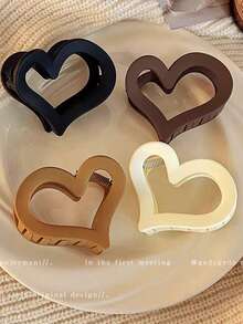 4 piezas/1 pieza Clips para el cabello de plástico ligero con forma de corazón de 6 cm/2,36 pulgadas de tamaño mediano en negro, blanco, marrón y caqui para mujer. Accesorios de moda versátiles, elegantes y de unicolor minimalista, adecuados para uso diario, casual, fiesta, viaje, lavado de cara, maquillaje, combinación de atuendos. Clips de pelo, pinzas de pelo, sujetadores de pelo, accesorios para el cabello de otoño e invierno para mujeres, regalos, viajes, regalos para mujeres, artículos para el cabello, rellenos de calcetines, rellenos de calcetines para mujeres, regalos, rellenos de calcetines, rellenos de calcetines para adultos, rellenos de calcetines para adultos, artículos para el cabello, accesorios para mujeres, relleno de calcetines, accesorio de cabello de mayoría de edad, accesorios para el cabello, ideas de regalo para mujeres, rellenos de calcetines de belleza - Multicolor - Ver 3