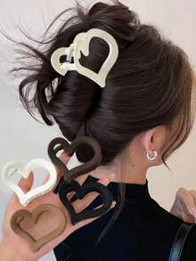 4 piezas/1 pieza Clips para el cabello de plástico ligero con forma de corazón de 6 cm/2,36 pulgadas de tamaño mediano en negro, blanco, marrón y caqui para mujer. Accesorios de moda versátiles, elegantes y de unicolor minimalista, adecuados para uso diario, casual, fiesta, viaje, lavado de cara, maquillaje, combinación de atuendos. Clips de pelo, pinzas de pelo, sujetadores de pelo, accesorios para el cabello de otoño e invierno para mujeres, regalos, viajes, regalos para mujeres, artículos para el cabello, rellenos de calcetines, rellenos de calcetines para mujeres, regalos, rellenos de calcetines, rellenos de calcetines para adultos, rellenos de calcetines para adultos, artículos para el cabello, accesorios para mujeres, relleno de calcetines, accesorio de cabello de mayoría de edad, accesorios para el cabello, ideas de regalo para mujeres, rellenos de calcetines de belleza - Multicolor - Ver 1