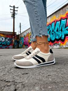 FZY These New 2026 Women's Casual Sneakers Feature Breathable Laces For Easy Slip-On And Slip-Off Without Lifting Your Heels. Ideal For Outdoor Activities, These Shoes Are Perfect For Women Who Prefer A Casual Or Preppy Style, As Well As Runners. They're Perfect For Travel, School, And Hiking. A Must-Have In Every Woman's Wardrobe During Valentine's Day – Elegant Women's Sneakers. A Variety Of Styles Of Women's Casual Sneakers Are Also Available. Stylish And Versatile White Sneakers And Orange Outdoor Sneakers Are Also Available. - 黑色 - 查看 4