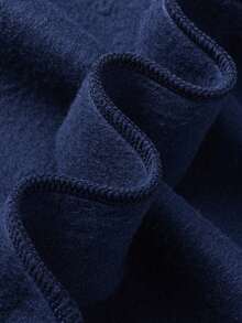 سترة رياضية نسائية بياقة نصف عالية الرقبة مطبوع عليها رسم حرف وعلم أمريكي بطراز بسيط، مناسبة للموسم الانتقالي بين الخريف والشتاء، عصرية وشاملة