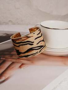 Fashionable Luxury Open Bangle Bracelet For Women