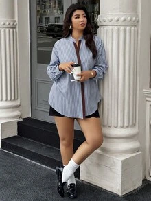 大码蓝色条纹金属纽扣V领休闲优雅女式衬衫，适合日常、外出、通勤穿着。 - 藍色 - 查看 3